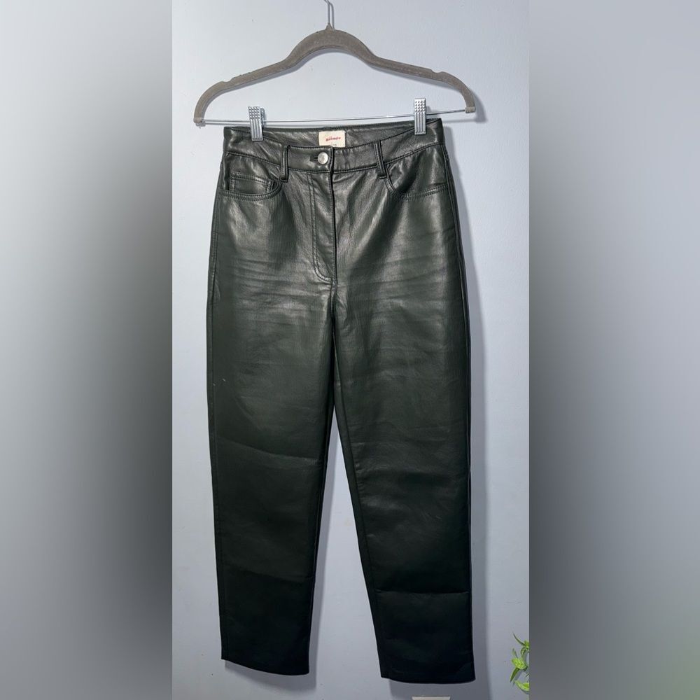 WILFRED Melina Cropped Deep Olive Faux Leather Pants Size 2 EUC W/tiny flaw*